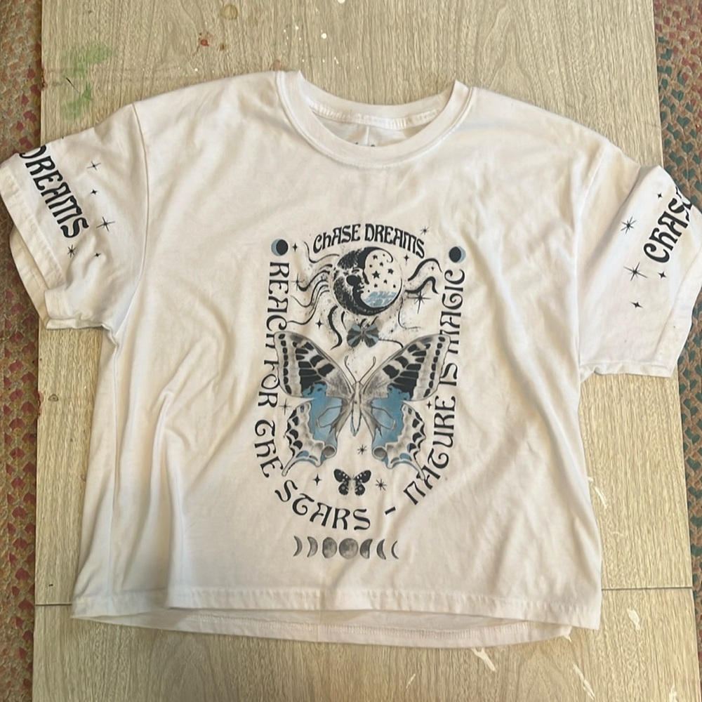 Juniors/Girls “Chase Dreams” Butterfly Tee